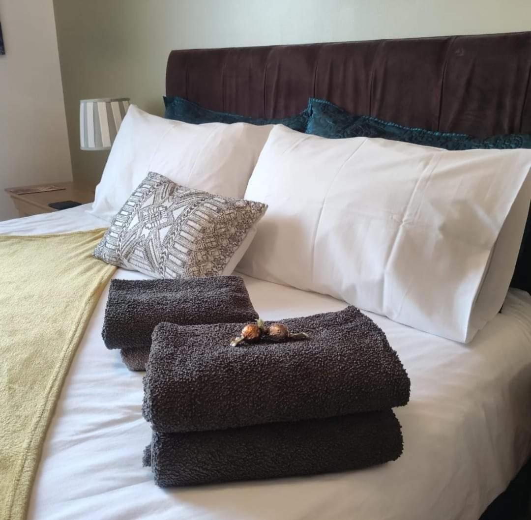Lovely 1 Bedroom Apartment 普里茅斯 外观 照片